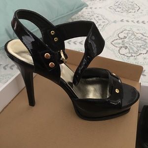 Steve Madden size 7 shoe (pump) black